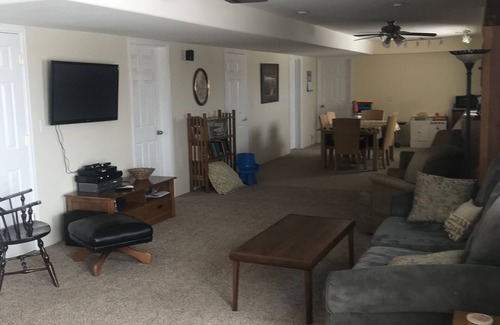 Peyton Apartment | Vogel's View- Walkout Basement Guest Suite