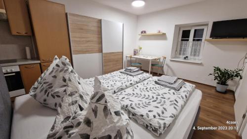 Ebersdorf Apartment | Voll ausgestattet, Nähe Heiltherme Bad Waltersdorf