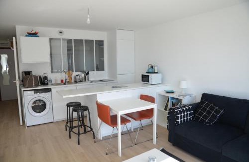 Concarneau Apartment | Votre VUE EN BLEU ! Très lumineux, Vue mer exceptionnelle et plages, wir sprechen flieBen deutsch, we speak English