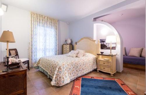 Melissopetra Apartment | Voukamvilia Junior Suite in Epidavros Shared Pool