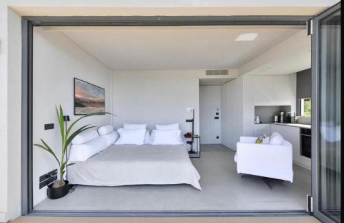 Vouliagmeni Apartment | Vouliagmeni Panoramic 200m2 Rooftop & 25m2 Loft