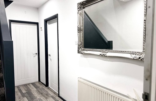 Upton House | Vrbo won’t remove this listing. Do not book.