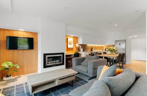 Arthur's Point Apartment | Vue Alpine at La Residence du Parc