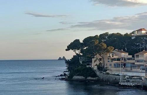 Les Sablettes Villa | Vue et emplacement d'exception à 20 m de la plage des Sablettes