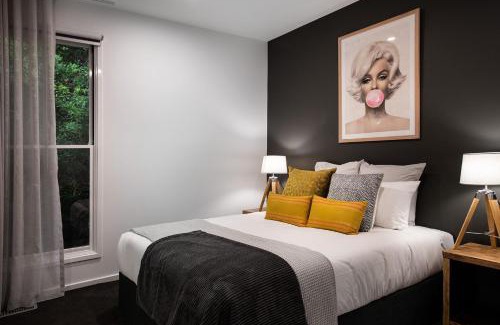 Daylesford Apartment | Vue Lake Daylesford Studio- lakeside retreat