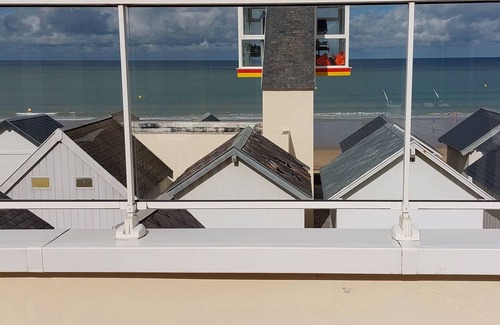Carolles Apartment | Vue mer Panoramique ! Appartement Duplex à 20 Mètres de la Plage de Sable