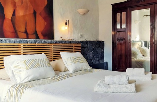 La Asomada House | VV - Rural Guesthouse near the volcanoes with splendid sea view for 4 persons