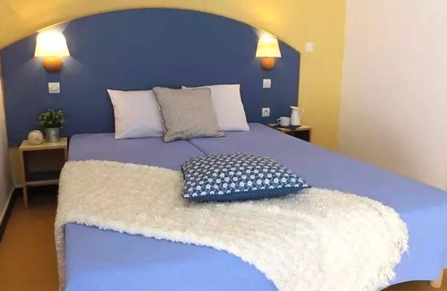 Mejannes-le-Clap Apartment | VVF Méjannes Gard * - 2 Room Gite 4 People