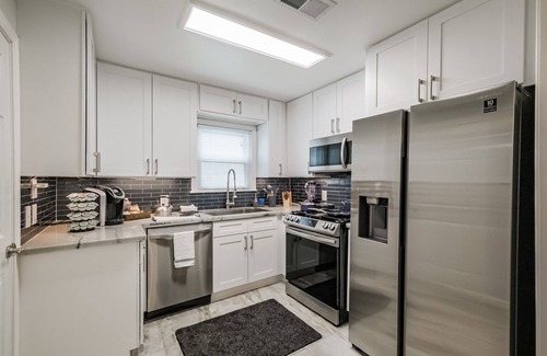 Shady Acres House | W 21st In The Heights, Pet Friendly, Walking