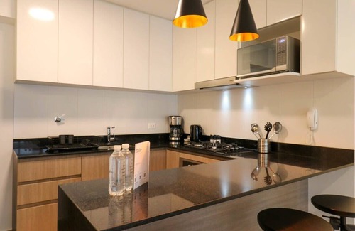 Petit Jean Ocharan Apartment | w*| Enchanting 2BR with Balcony in Miraflores