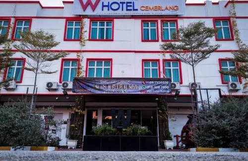 Kampung Telaga Nibong Hotel | W Hotel Cemerlang