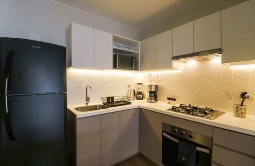 Santa Cruz Apartment | w* | Illustrious 1BR w/Balcony in Miraflores
