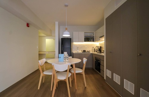 Santa Cruz Apartment | w* | Illustrious 1BR w/Balcony in Miraflores