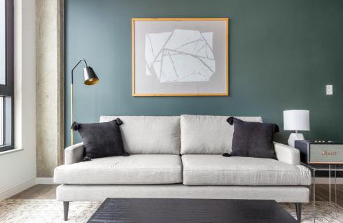 West Loop Apartment | W Loop 1BR w Pool Gym nr Fulton Mkt CHI-298