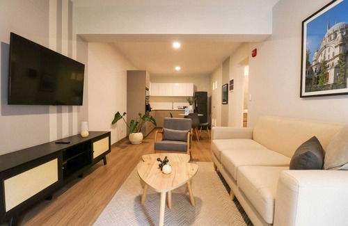 Santa Cruz Apartment | w* | Majestic 2BR w/Balcony in Miraflores