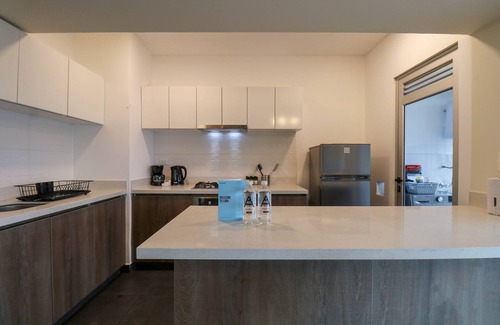 Leuro Apartment | w*| Majestic 2BR w/Modern balcony in Miraflores