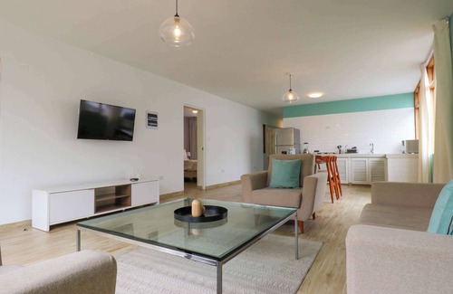 Petit Jean Ocharan Apartment | w* | Majestic 3BR w/Fantastic Deco in Miraflores