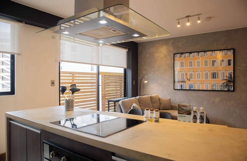 Santa Cruz Apartment | w* | Picturesque 2BR at Malecon