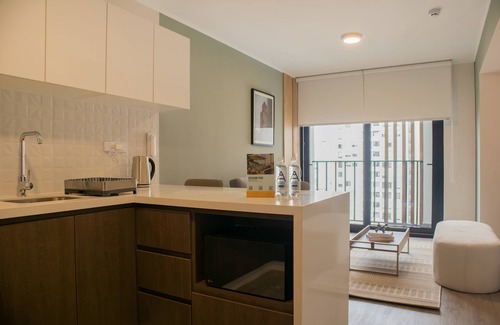 Leuro Apartment | w* | Radiant 1BR w/Private Balcony in Miraflores