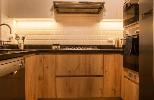 Armendariz Apartment | w Stunning 3BR With Balcony in Miraflores