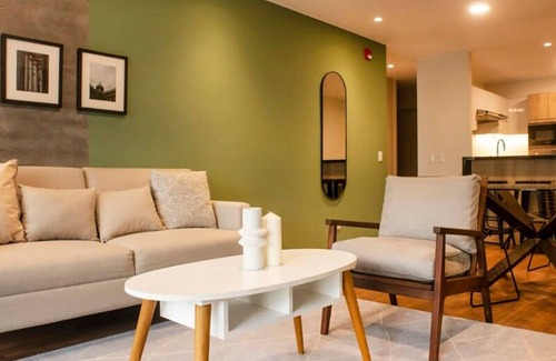 Armendariz Apartment | w Stunning 3BR With Balcony in Miraflores
