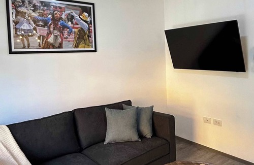 Cusco Historic Center Apartment | w* | Trendy 2BR Duplex Retreat in Cusco