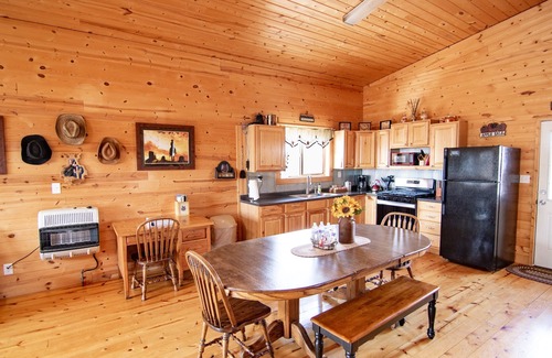 Monticello Cabin | W-W: Ranch Mountain Cabin, Cute and Quaint