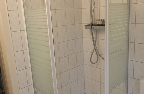 Hullhorst Apartment | W3, Ferienwohnung mit Klimaanlage 42qm
