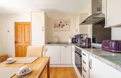 Bala Cottage | WAEDOG BACH, romantic, character holiday cottage in Rhos-Y-Gwaliau