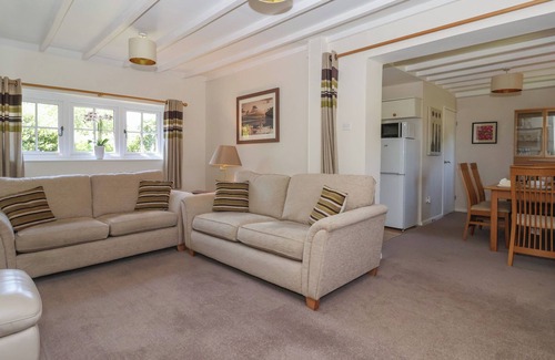 Bridlington Cottage | WAGGONER'S COTTAGE, family friendly, with a garden in Bridlington