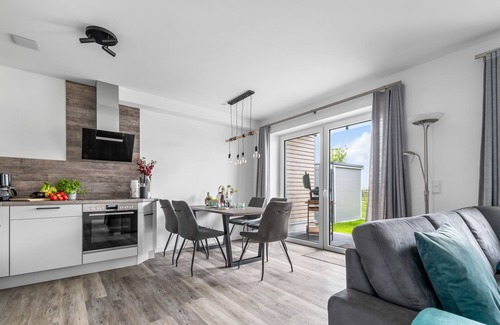 Busum House | Waidla-Huus - close to the North Sea and the beach, sauna, terrace, balcony, modern