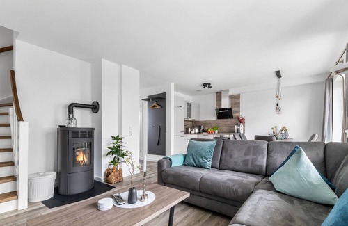 Busum House | Waidla-Huus - close to the North Sea and the beach, sauna, terrace, balcony, modern
