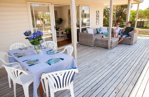 Bowentown House | #Waihi Beach Hive❤️300m to Beach❤️Huge Family Bach 🐶Pet Friendly