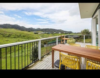 Waihi Beach Apartment | Waihi beach Toroha cosy cabin