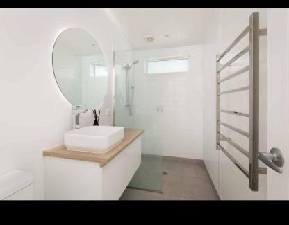 Waihi Beach Apartment | Waihi beach Toroha cosy cabin