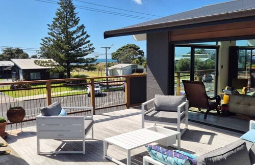 Waihi Beach House | Waihi Beach Wowzer: Spacious & Stylish Retreat with Sea Views & beach proximity!