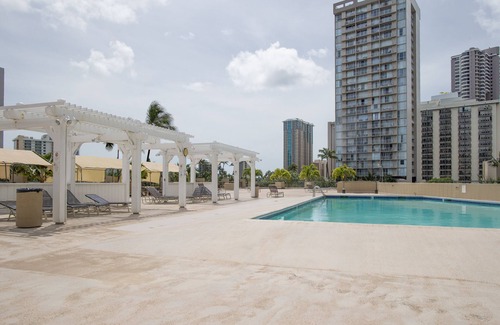 Waikiki Apartment | WAIKIKI WAVES - ALOHA SUITE, PERFECT FOR 2