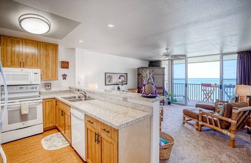 Wailua House Lots Condo | Wailua Bay View Condo w/Private Washer/Dryer, Shared Pool, WiFi - Near Beaches