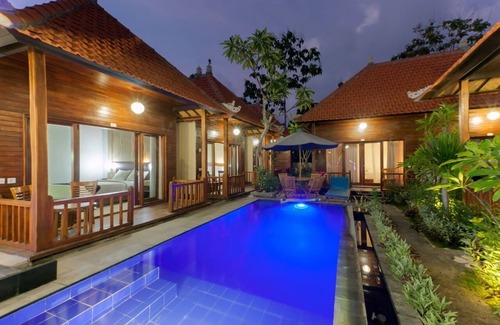 Batukandik Hotel | Wait Garden Cottage a Unique building, swimming pool, Restaurant and Bar
