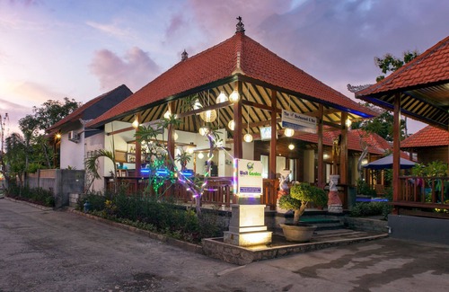 Batukandik Hotel | Wait Garden Cottage a Unique building, swimming pool, Restaurant and Bar