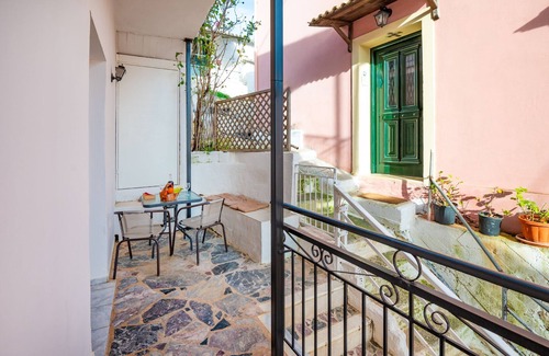 Kassiopi House | Wake Up to Stunning Sea Views at Bayside House in Kassiopi