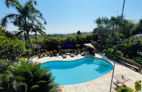Carapicuiba House | Wake up to the birdsong!