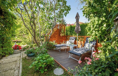 Schweina Apartment | Waldblick vacation apartment - relaxation with garden and pool in the Thuringian Forest