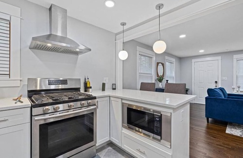 Harters Heights House | Walk 1/2 Mile to Campus & 1 Mile to ND Stadium!