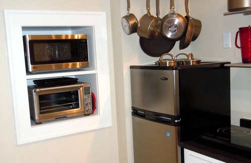 Historic Montford Apartment | Walk 2 blocks to Downtown From Green Certified Home In Montford Neighborhood