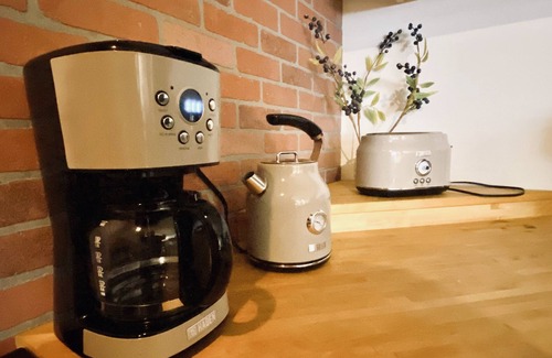 Nelson House | Walk everywhere from Railtown Suite! + spacious, beautiful, & comfortable.