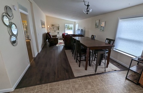 Vernonia House | Walk EVERYWHERE: the river, park, restaurants, trail! Lots of Space!