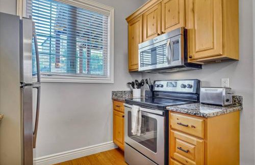 Indian Point Apartment | WALK IN Two bed Lakeview at Indian Point