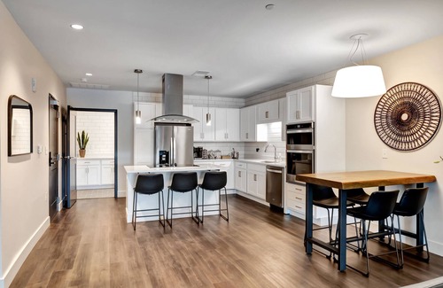 Donelson Apartment | Walk the Line Two Bedroom: Where Johnny Cash Lives On