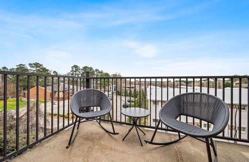 Auburn Apartment | Walk to Arena and Downtown Auburn